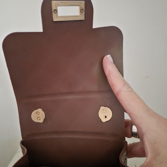 Diamond Quilted Elodie Crossbody Bag Gold Accent Hardware Detachable Gold Strap - Picture 7 of 11